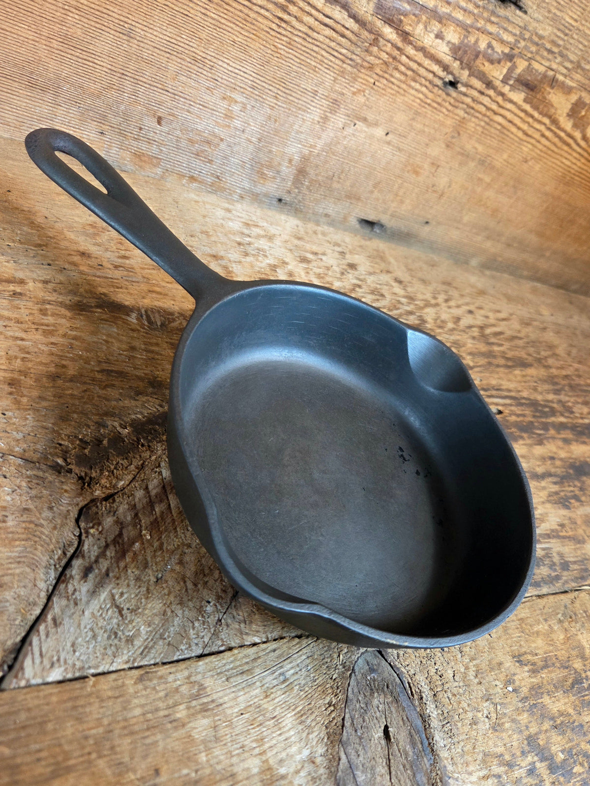Amazing gift idea! Early Birmingham Stove & Range #3 Egg Skillet Red Mountain Series - Skillet