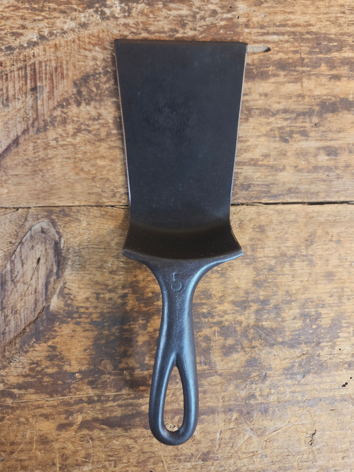 Custom made Wagner Cast Iron Skillet Spatula. Reclaimed #5 unmarked Wagner cast iron skillet. Great gift! SC24 - Spatula