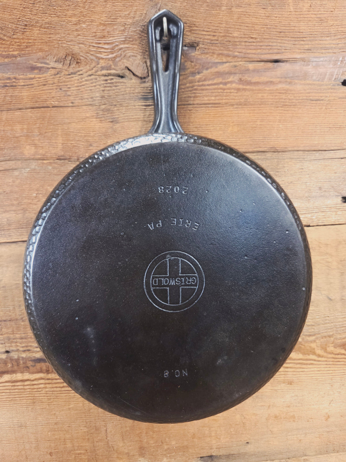 Show Stopper! Custom made Griswold 2028 Hammered Griddle! Made from a reclaimed hard to find Hammered Deep Skillet.