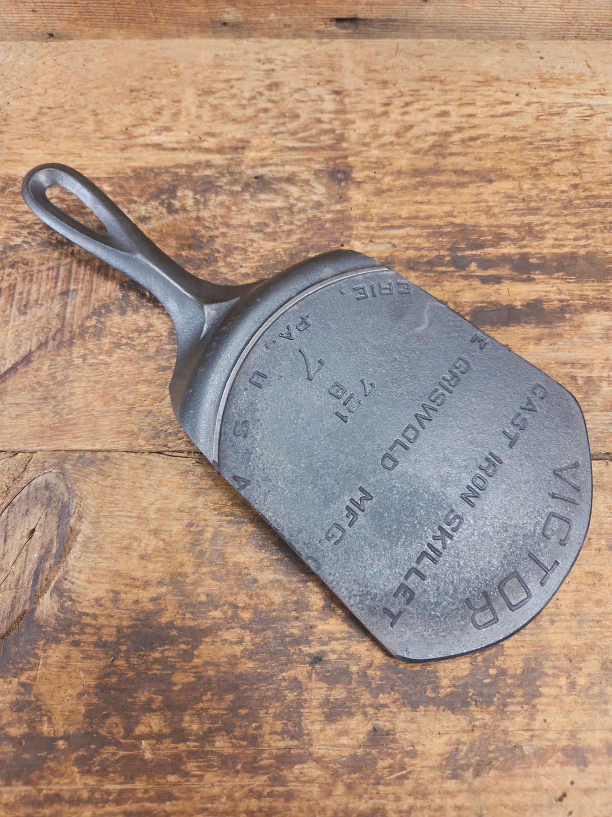 Custom made one of a kind Griswold βVictorβ Series #7 repurposed cast iron spatula SC24 - Spatula