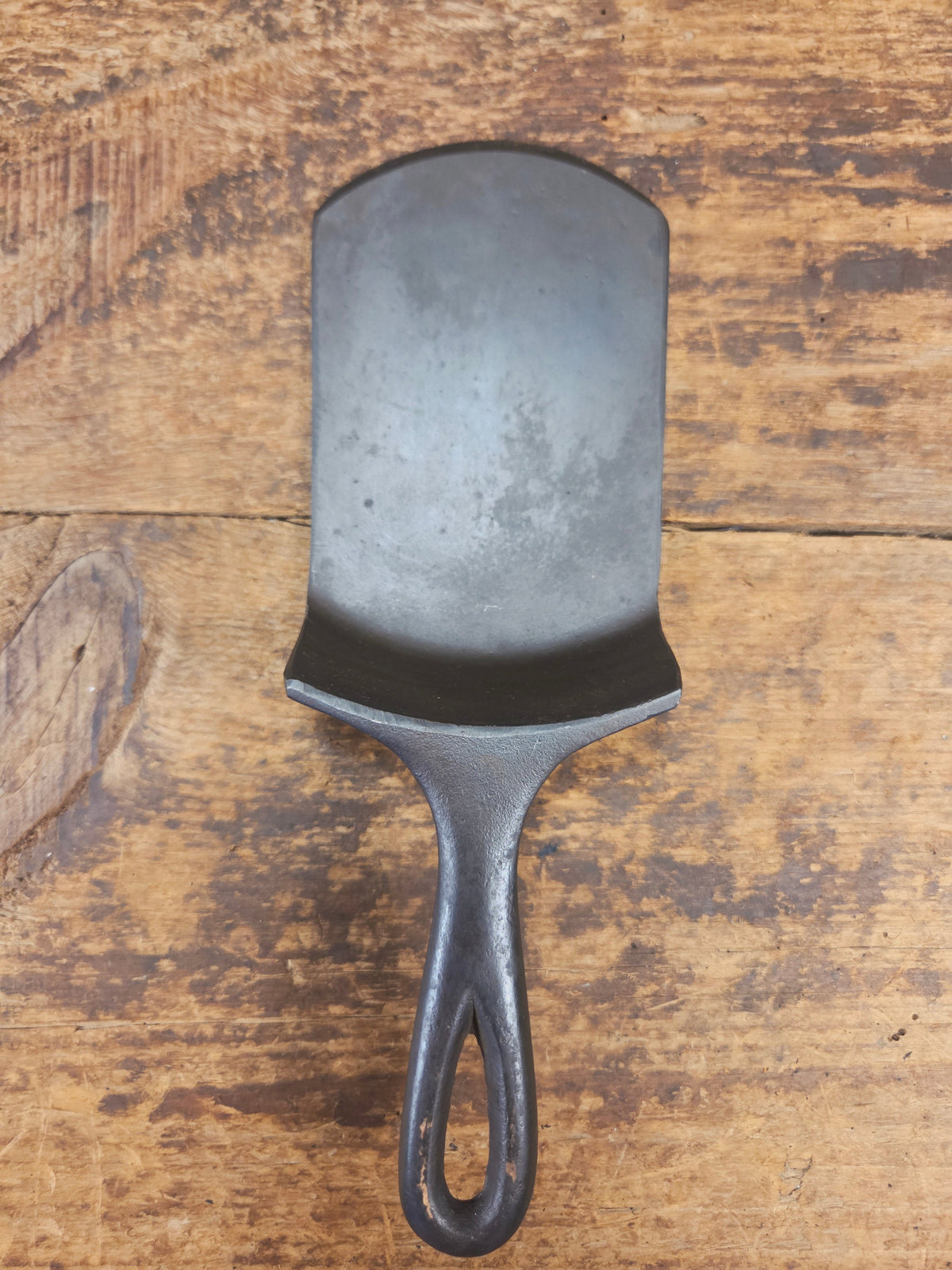Custom made one of a kind vintage Lodge 5SK 1 repurposed spatula. Turned an ordinary cracked skillet into a grill