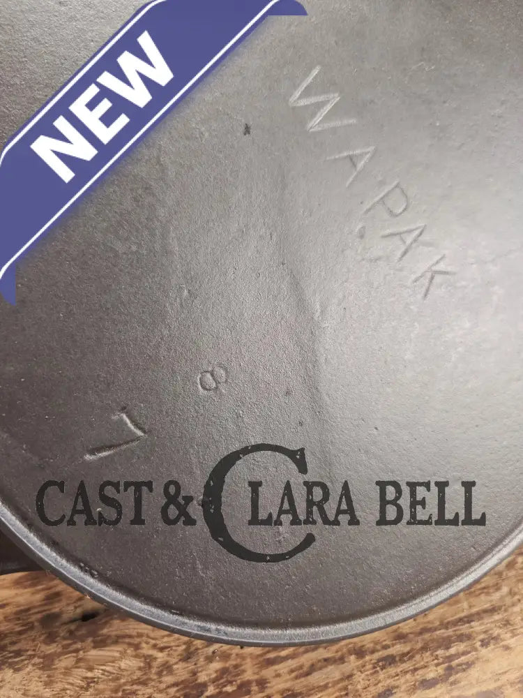 A beauty!! Early 1900’s Wapak straight logo #7. 8 Makers Mark. Cast Iron Skillet with Heat Ring Skillet