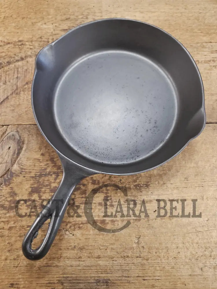 A beauty!! Early 1900βs Wapak straight logo #7. 8 Makers Mark. Cast Iron Skillet with Heat Ring Skillet