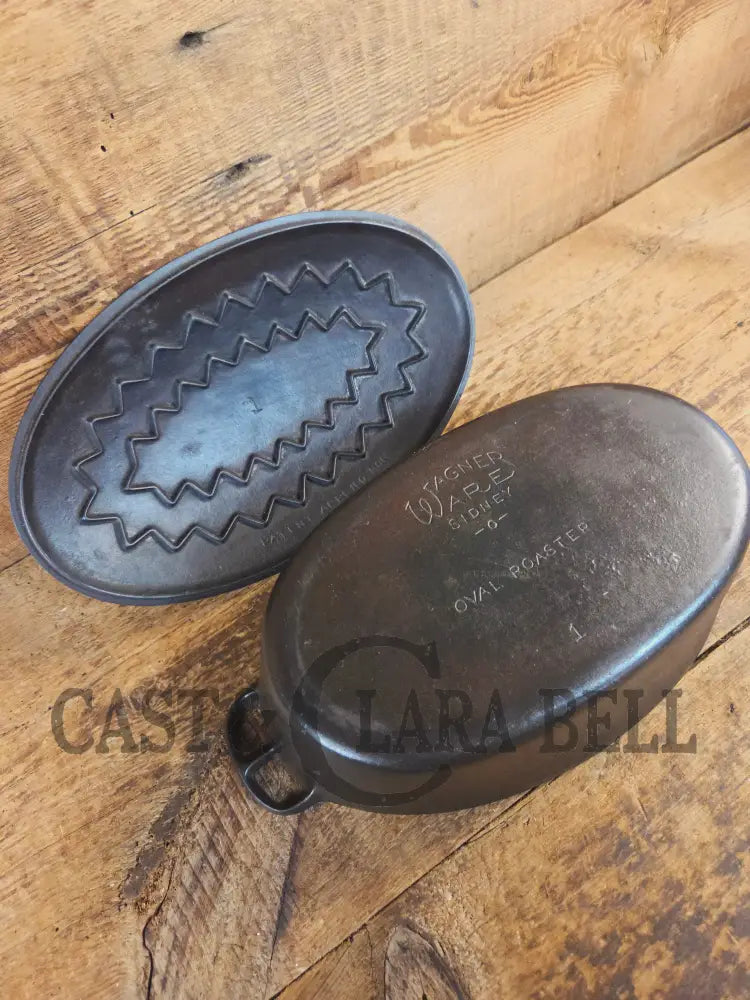 A bread maker’s dream. Very Hard to Find Wagner Stylized Logo Oval Roaster with Turtle Top sawtooth drip lid - Dutch