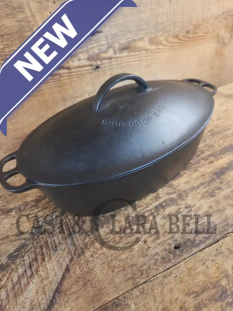 A bread makerโs dream. Very Hard to Find Wagner Stylized Logo Oval Roaster with Turtle Top sawtooth drip lid - Dutch