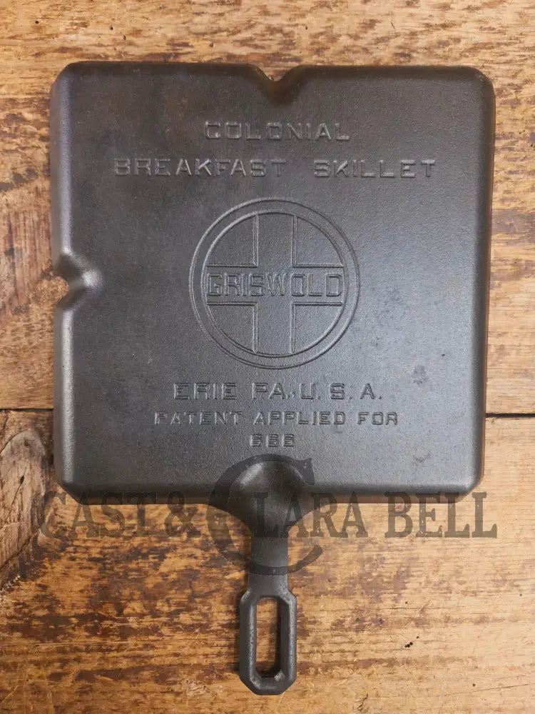 A customer favorite! Unique Griswold Cast Iron Colonial Breakfast Skillet! P/N 666 D. Great for bacon and eggs! Skillet