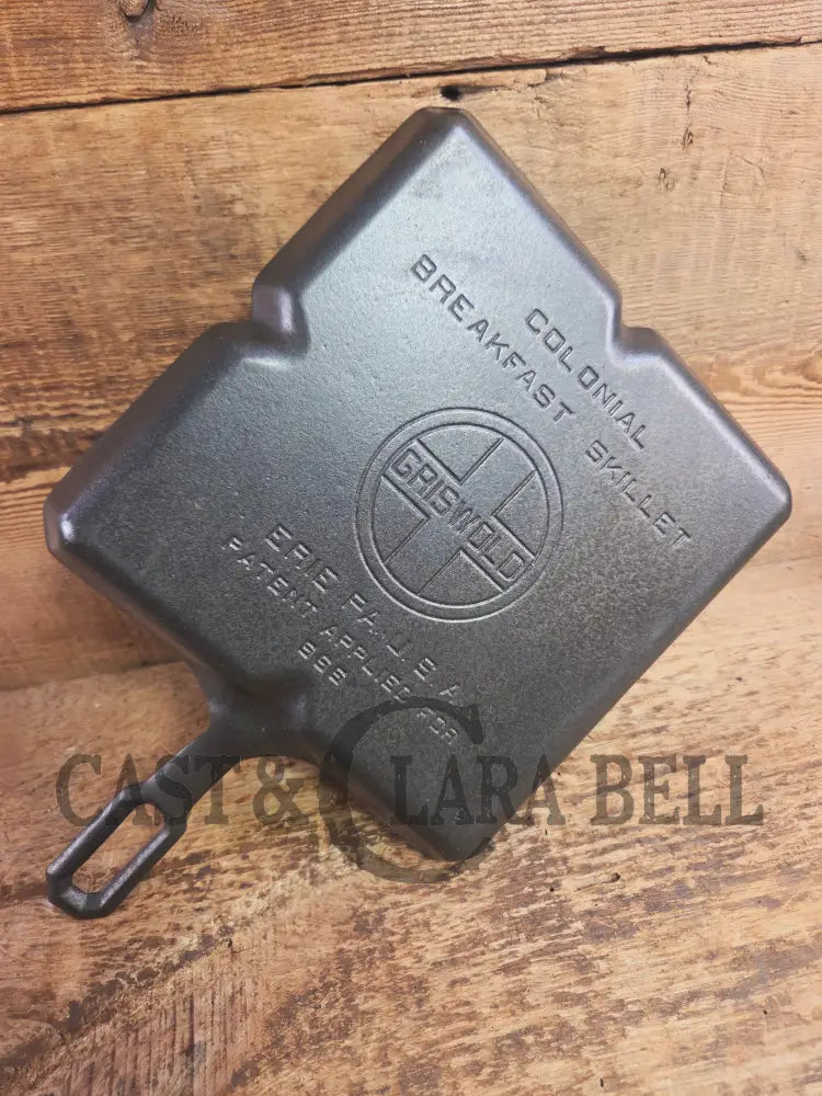 A customer favorite! Unique Griswold Cast Iron Colonial Breakfast Skillet! P/N 666 C. Great for bacon and eggs! Skillet