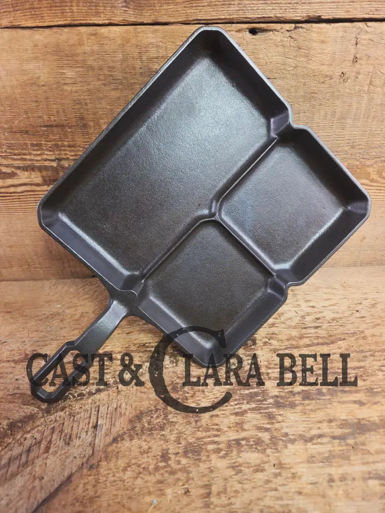 A customer favorite! Unique Griswold Cast Iron Colonial Breakfast Skillet! P/N 666 C. Great for bacon and eggs! Skillet