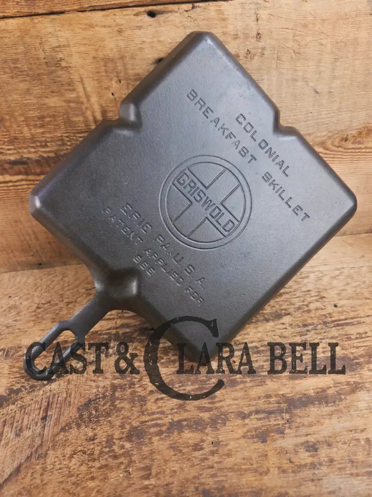 A customer favorite! Unique Griswold Cast Iron Colonial Breakfast Skillet! P/N 666 D. Great for bacon and eggs! Skillet