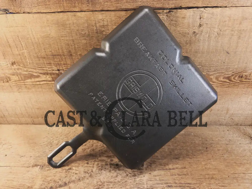A customer favorite! Unique Griswold Cast Iron Colonial Breakfast Skillet! P/N 666. Great for bacon and eggs! Skillet