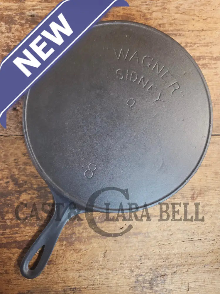 A favorite of ours! 1895-1910’s! Wagner Sidney #8 Cast Iron Skillet double Arc Logo and black iron Finish. Beautiful