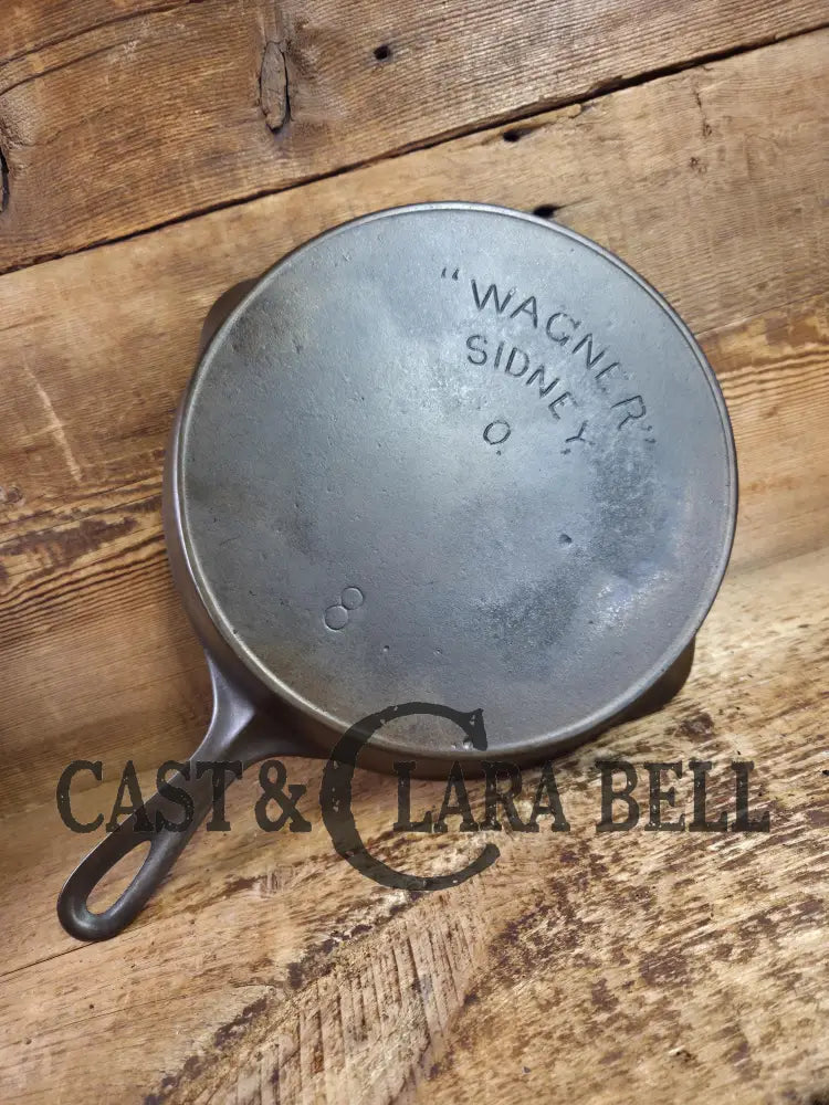 A favorite of ours! 1895 1910’s! Wagner Sidney #8 Cast Iron Skillet double Arc Logo and black iron Finish. Beautiful