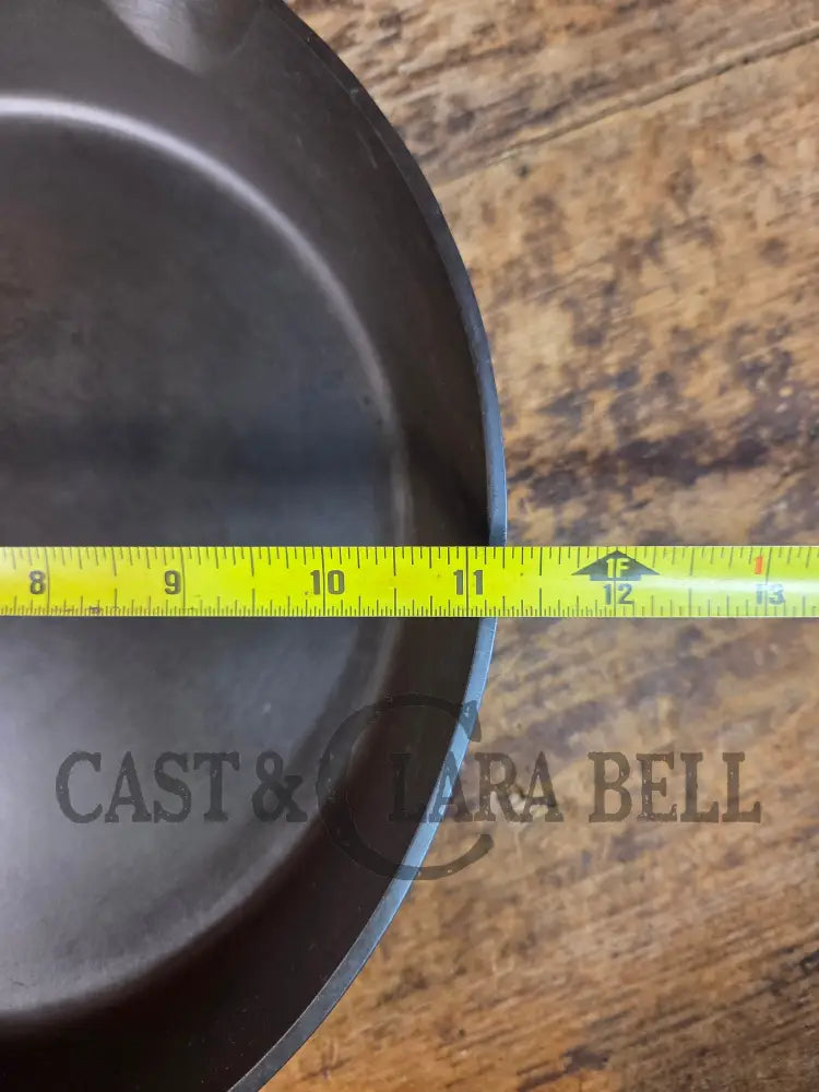 Absolutely Gorgeous. 1940’s #9 Griswold SBL (710 E) cast iron skillet. Unique Groove Handle - Skillet
