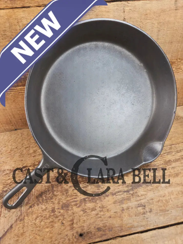 Absolutely Gorgeous. 1940βs #9 Griswold SBL (710 H) cast iron skillet. #710 Skillet