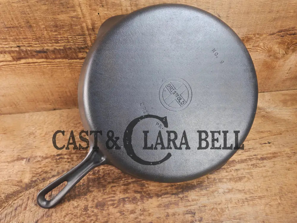 Absolutely Gorgeous. 1940βs #9 Griswold SBL (710 H) cast iron skillet. #710 Skillet