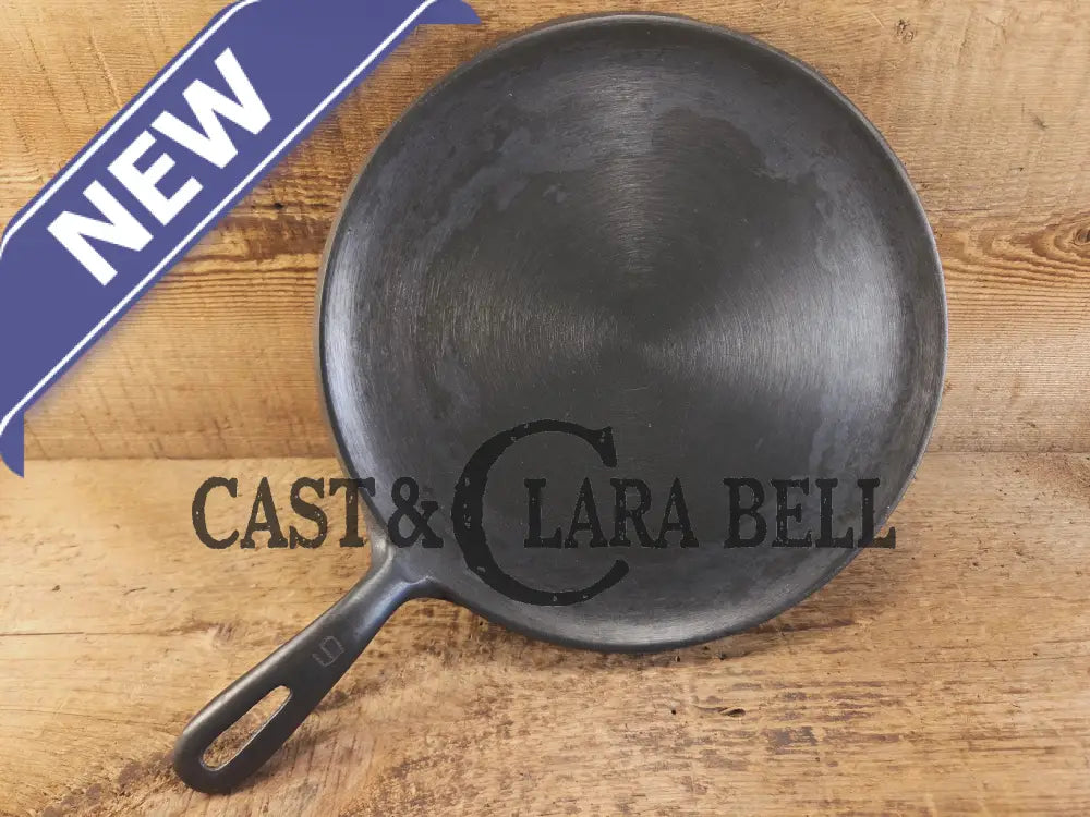 Absolutely gorgeous!! 1940’s era Unmarked Wagner #9 Round Griddle ’10 1/4 INCH GRIDDLE,’ Griddle