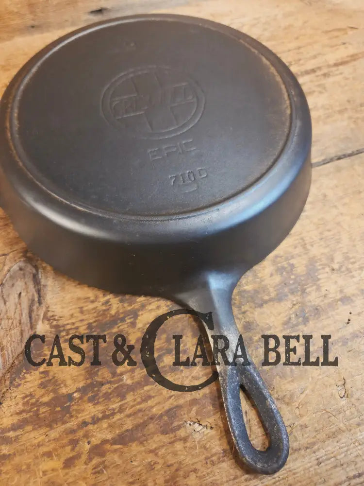 Almost Mint! Early 1910’s Griswold 710 D Cast Iron Skillet Large Block Slant Logo Ghostmark 9! - Skillet