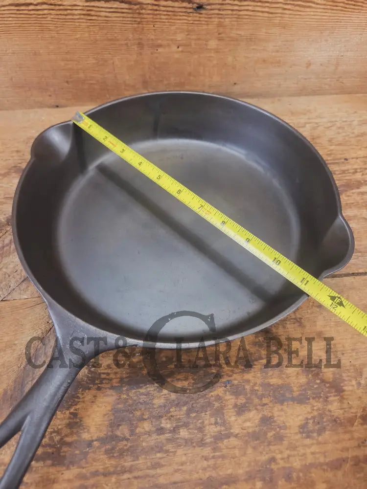Almost Mint! Early 1910’s Griswold #9 Cast Iron Skillet Large Block Slant Logo ’Erie,’ 710 A - Skillet