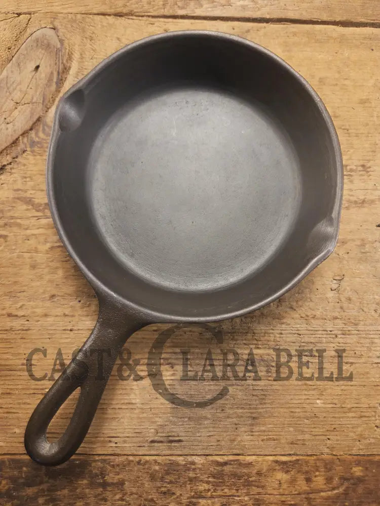 Almost perfect! 1930βs Era Lodge #5 Skillet with 3 Notch Heat Ring. #2 XS markings. SC24