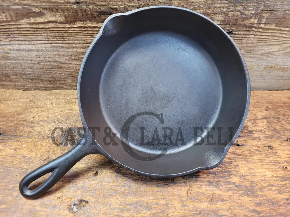 Almost Perfect! 1930’S Era Lodge #5 Skillet With 3 Notch Heat Ring.
