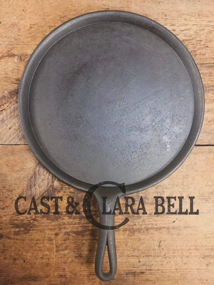 Amazing! Antique #12 handled round griddle! PERFECT pizza griddle or griddle for the cabin! Griddle