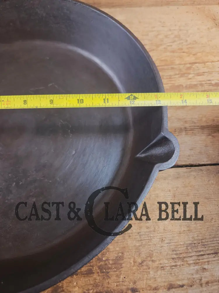 Antique elegant gate-marked unknown #11 deep skillet. Awesome piece of history 1880’s Era. Semi fancy handle possible