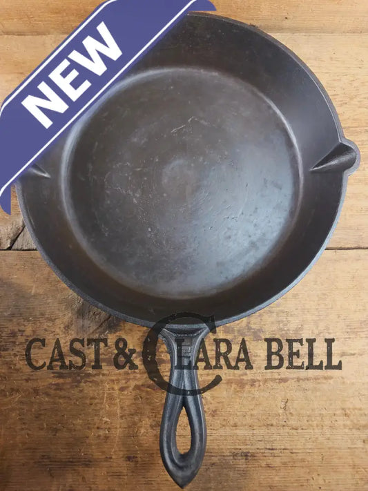 Antique elegant gate-marked unknown #11 deep skillet. Awesome piece of history 1880’s Era. Semi fancy handle possible