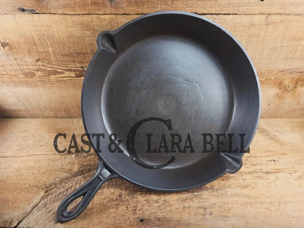 Antique elegant gate-marked unknown #11 deep skillet. Awesome piece of history 1880’s Era. Semi fancy handle possible