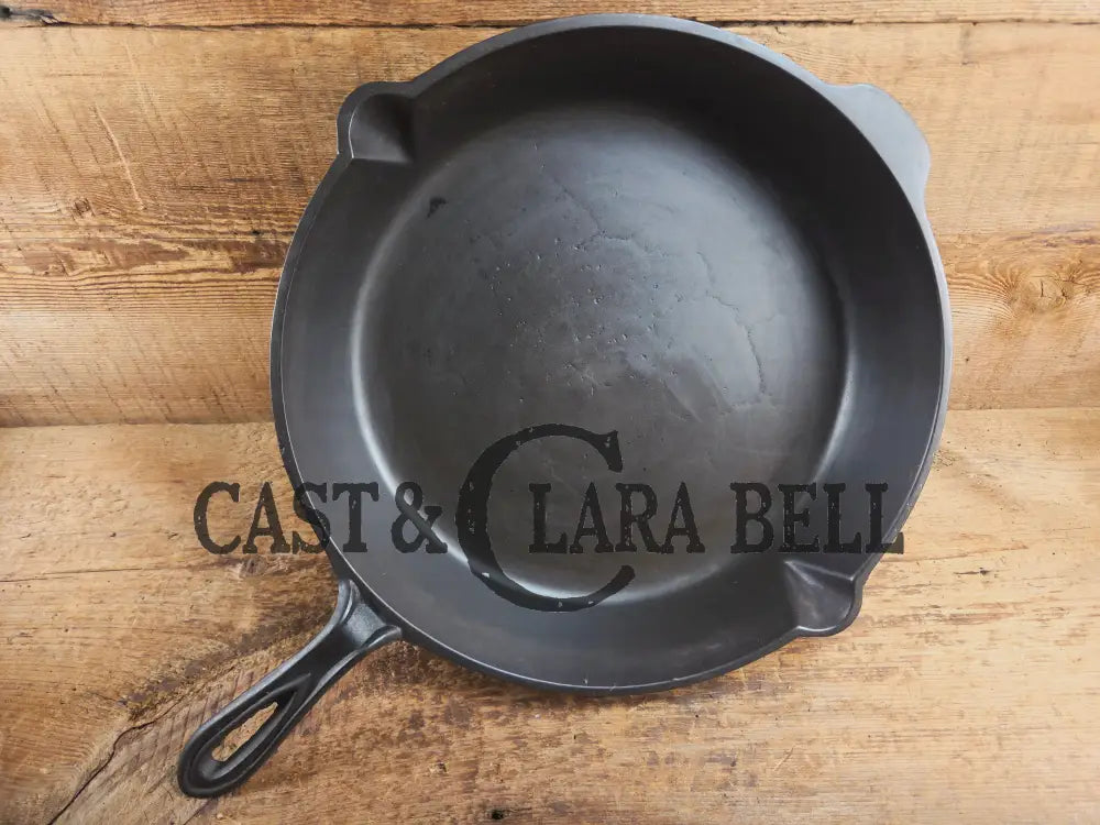 Antique elegant gate-marked unknown #11 deep skillet. This is GORGEOUS. Est 1880’s Era. Semi fancy handle possible Ohio