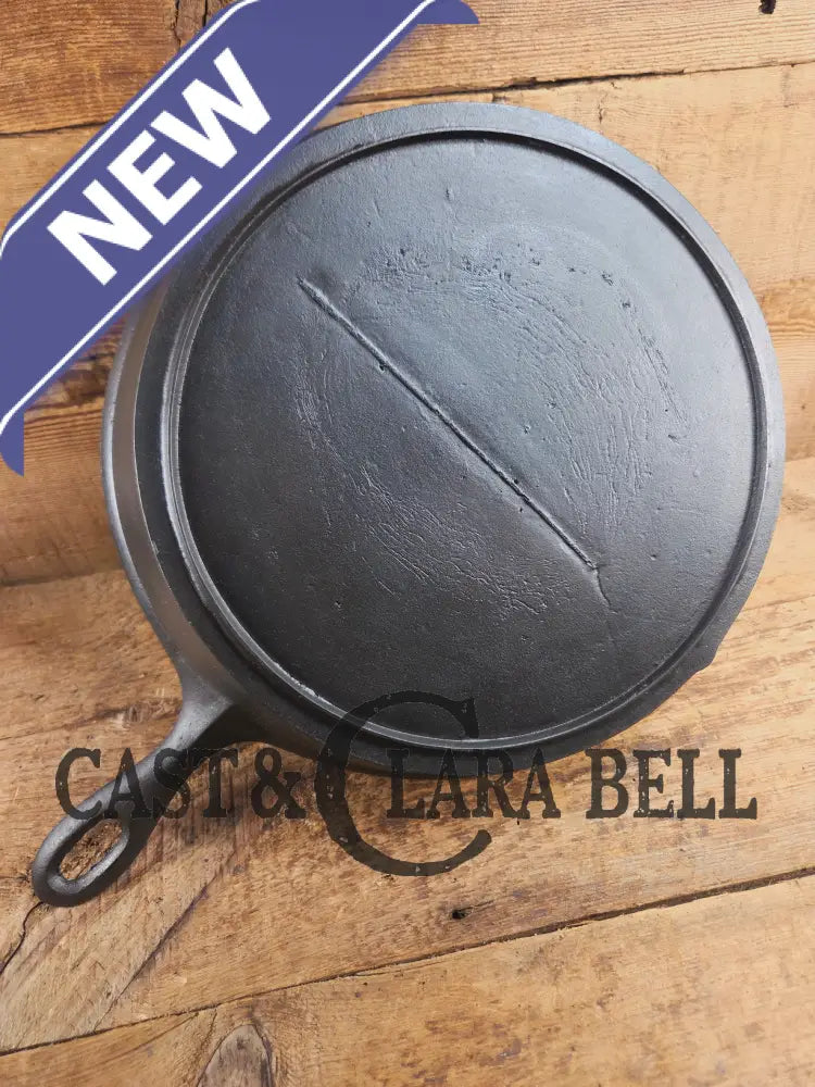 Antique elegant gate-marked unknown #11 skillet. Amazing condition Est 1880’s Era. Flat handle raised #11 Pattern
