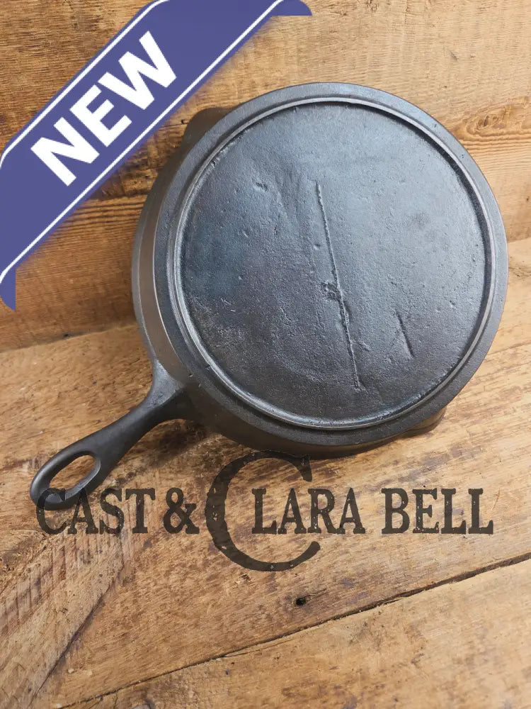 Antique elegant gate-marked unknown #8 skillet. Awesome piece of history Est 1880’s Era. Flat handle raised #8 Pattern.