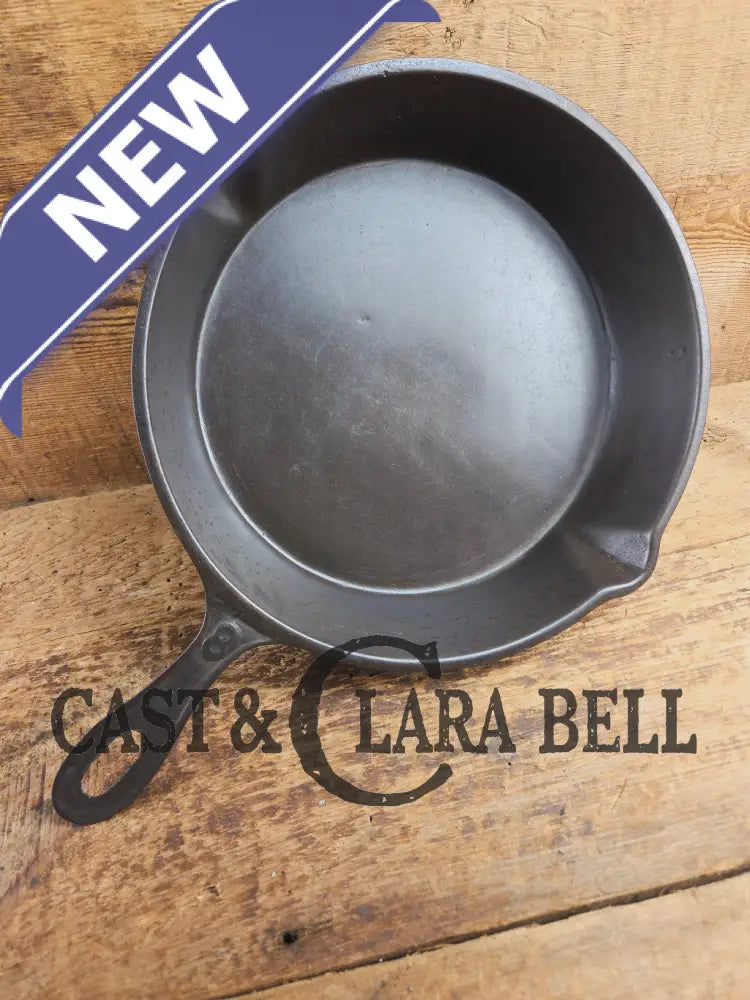 Antique elegant gate-marked unknown #8 skillet. Awesome piece of history Est 1880’s Era. Flat handle raised #8 Pattern.