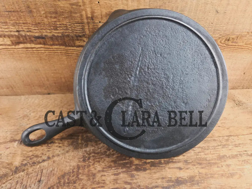 Antique elegant gate-marked unknown #8 skillet. Wonderfully preserved. Est 1880βs Era. Flat handle # Pattern Skillet