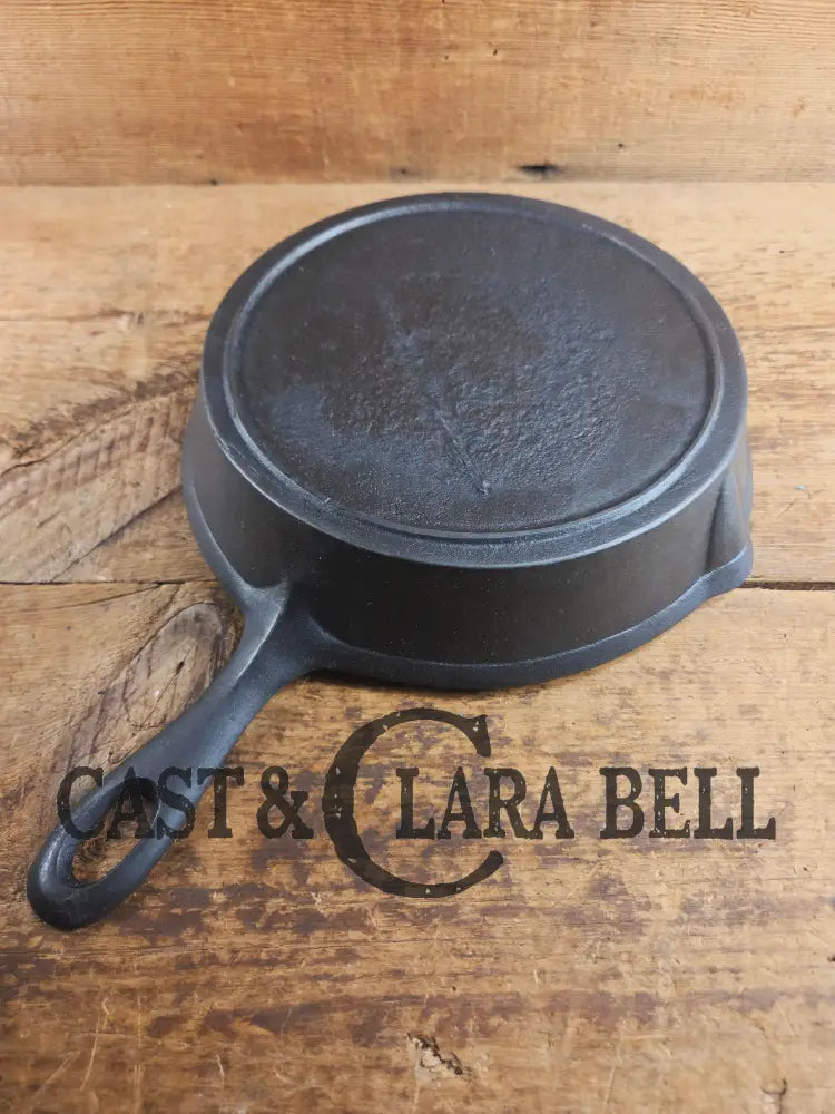 Antique elegant gate-marked unknown #8 skillet. Wonderfully preserved. Est 1880βs Era. Flat handle # Pattern Skillet