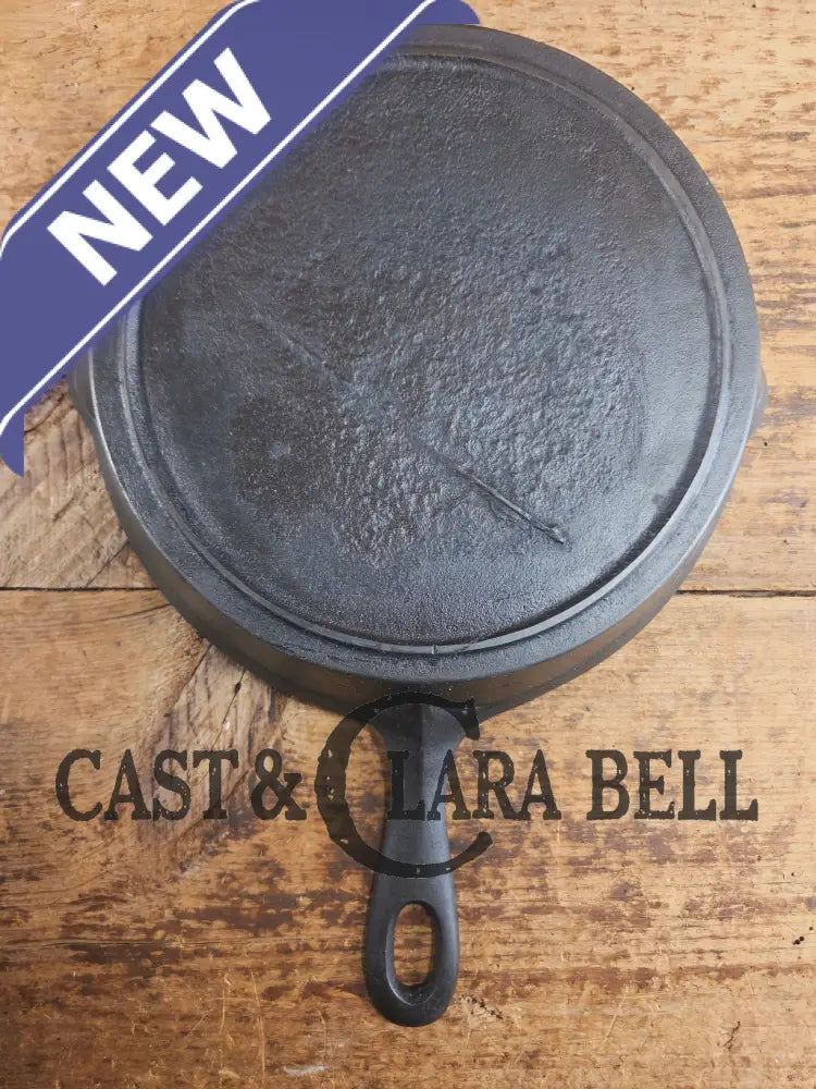 Antique elegant gate-marked unknown #8 skillet. Wonderfully preserved. Est 1880βs Era. Flat handle # Pattern Skillet