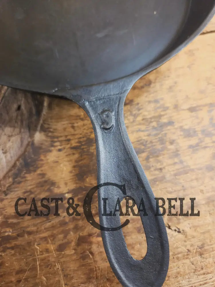 Antique elegant gate-marked unknown #9 skillet. Amazing condition Est 1880’s Era. Flat handle raised #9 Pattern Skillet