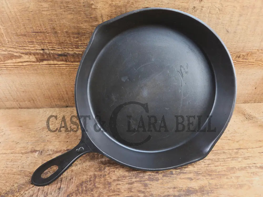 Antique elegant gate-marked unknown #9 skillet. Amazing condition Est 1880’s Era. Flat handle raised #9 Pattern Skillet