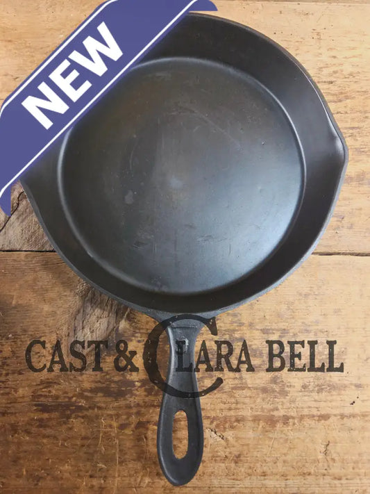 Antique elegant gate-marked unknown #9 skillet. Amazing condition Est 1880’s Era. Flat handle raised #9 Pattern Skillet