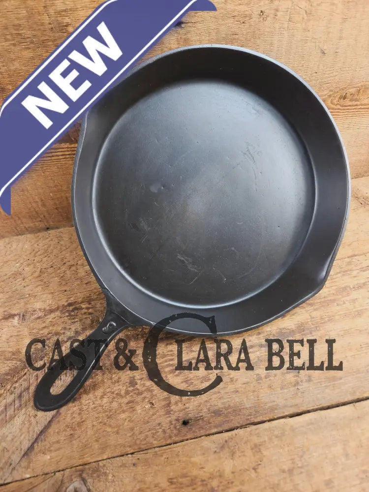 Antique elegant gate-marked unknown #9 skillet. Amazing condition Est 1880’s Era. Flat handle raised #9 Pattern Skillet