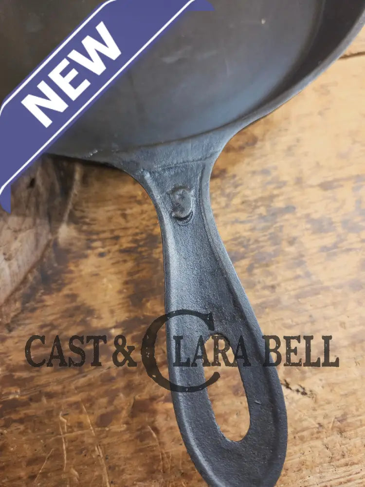 Antique elegant gate-marked unknown #9 skillet. Amazing condition Est 1880’s Era. Flat handle raised #9 Pattern Skillet