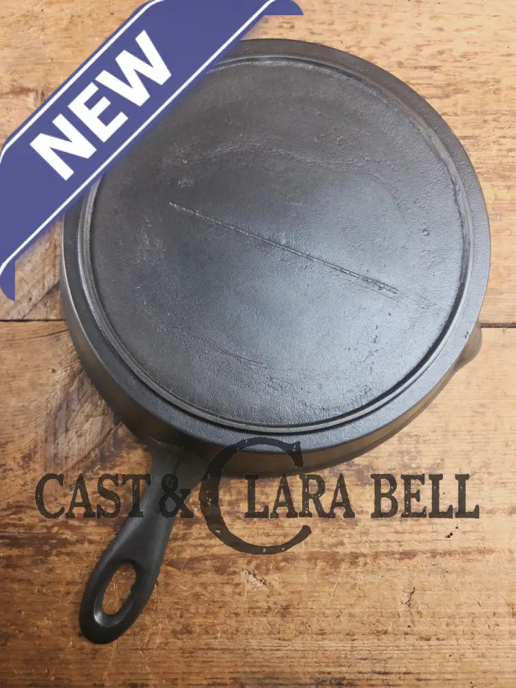 Antique elegant gate-marked unknown #9 skillet. Wonderfully preserved. Est 1880’s Era. Flat handle #7 Pattern Skillet