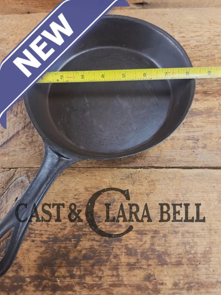 Antique gate-marked unknown #6 skillet. Est 1880βs. Left single spout heat ring bottom w/ fancy handle. Skillet