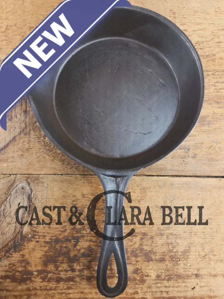 Antique gate-marked unknown #6 skillet. Est 1880βs. Left single spout heat ring bottom w/ fancy handle. Skillet