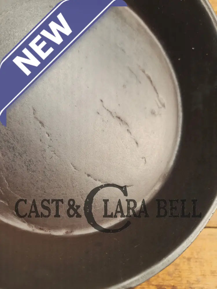 Antique gate-marked unknown #6 skillet. Est 1880βs. Left single spout heat ring bottom w/ fancy handle. Skillet