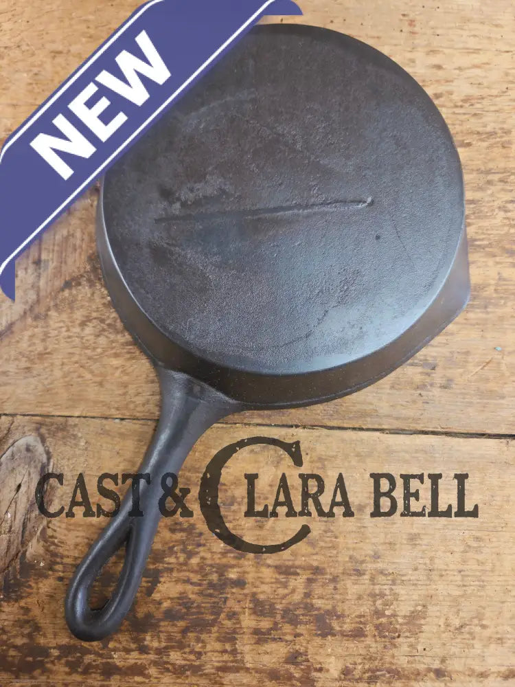 Antique gate-marked unknown #6 skillet. Est 1880βs. Left single spout heat ring bottom w/ fancy handle. Skillet