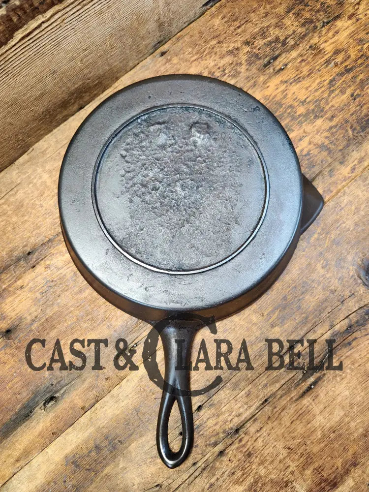 Antique Gate-Marked Unknown #7 Skillet. Est 1880βS. Left Single Spout Heat Ring Bottom W/ Fancy