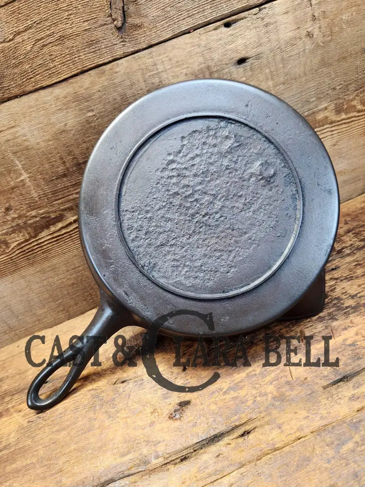 Antique Gate-Marked Unknown #7 Skillet. Est 1880βS. Left Single Spout Heat Ring Bottom W/ Fancy