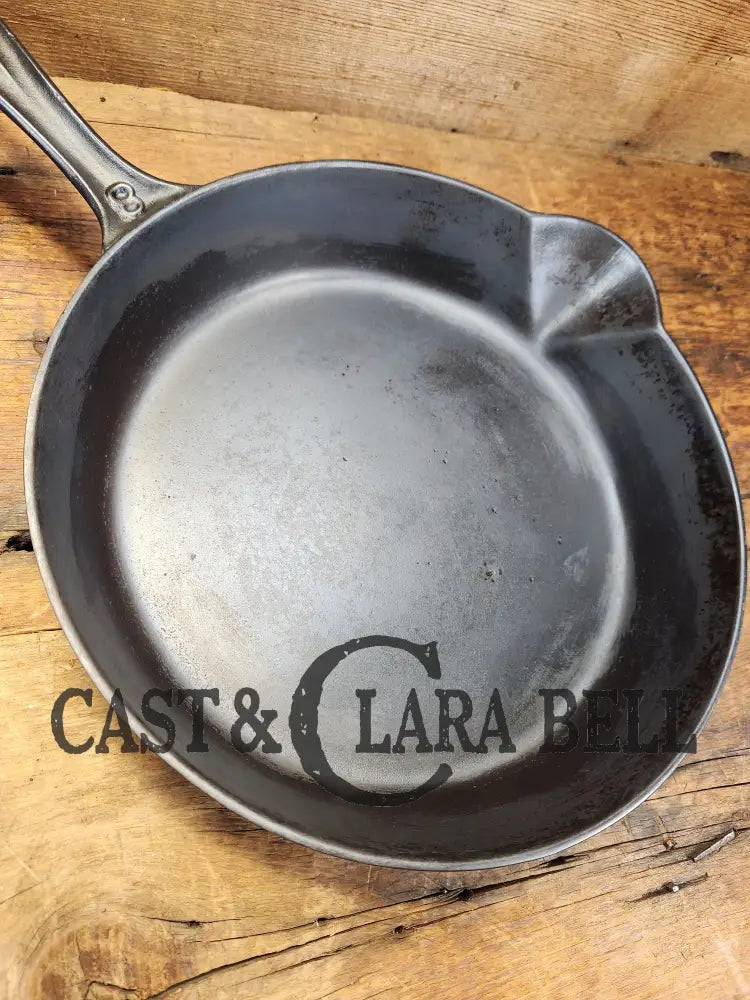 Antique Gate-Marked Unknown #7 Skillet. Est 1880βS. Left Single Spout Smooth Bottom W/ Fancy