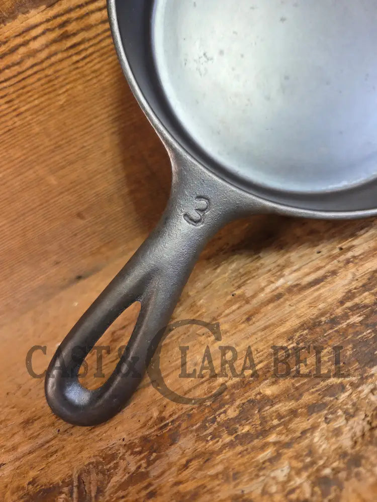 Awesome 1920’s Era Wagner Sidney -O- #3 Skillet with ’Pie’ Logo and Smooth Bottom 1053 - Skillet