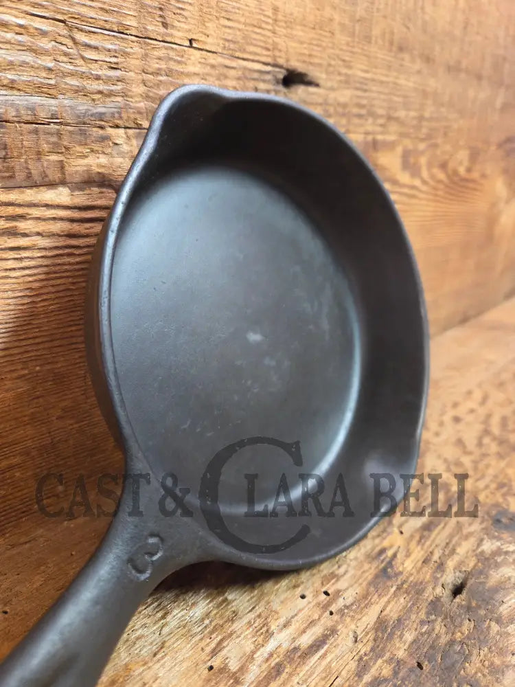 Awesome 1920’s Era Wagner Sidney -O- #3 Skillet with ’Pie’ Logo and Smooth Bottom 1053 D - Skillet